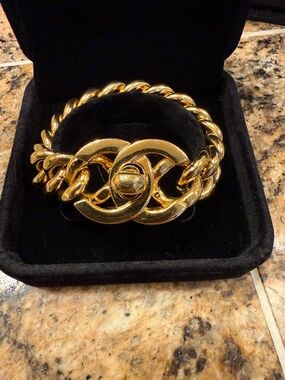 Chanel braclet